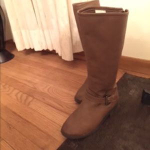 Women Brown leather boots